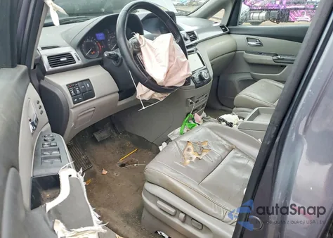 2014 Honda Odyssey Touring z USA, uszkodzony, nr VIN 5FNRL5H91EB032866